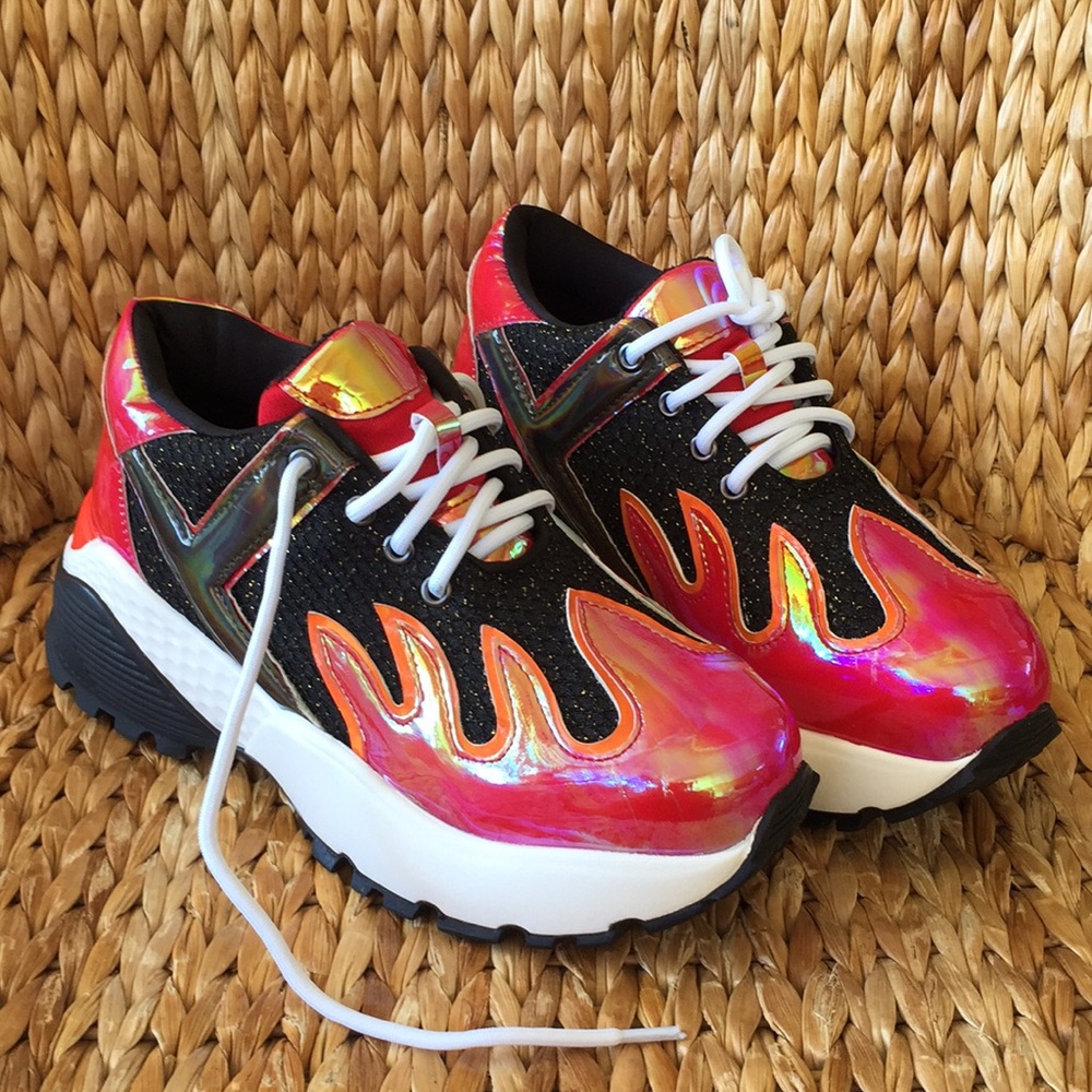 🖤Sold!🖤YRU Blaz3 Holographic Dad Sneakers size 6 - Picture 2 of 8
